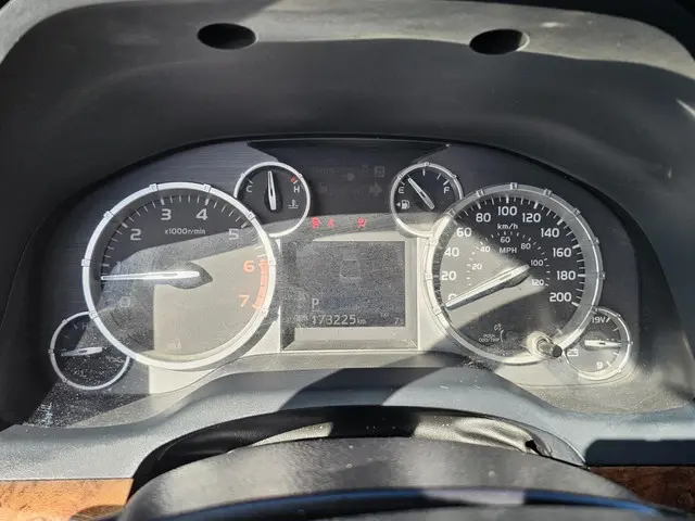 Toyota Tundra 5.7L V8 2015 Benzine 17