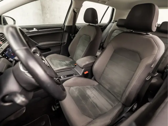 Volkswagen Golf 1.5 TSI Sportline 2018 Benzine 12