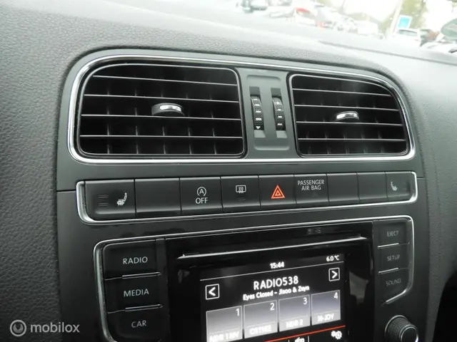 Volkswagen Polo 1.2 TSI Comfortline 2015 Benzine 18