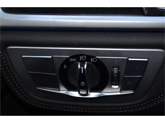 BMW 7 Serie 745e High Executive 2019 Hybride Benzine 24