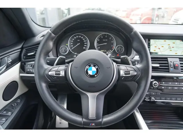 BMW X3 sDrive20i Centennial High Executive 2017 Benzine 18