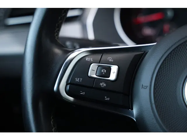 Volkswagen Arteon 2.0 TSI 190PK R-Line 2020 Benzine 38