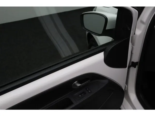 Volkswagen up! 1.0 move up! BlueMotion 2015 Benzine 23