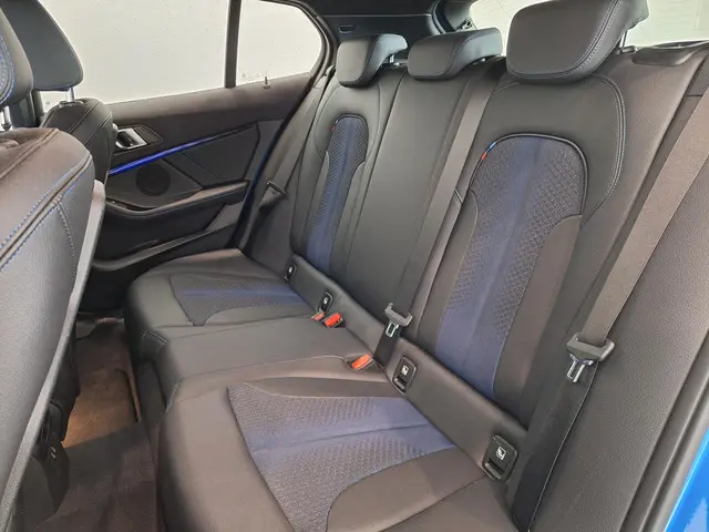 BMW 1 Serie 118i Executive Edition 2021 Benzine 9
