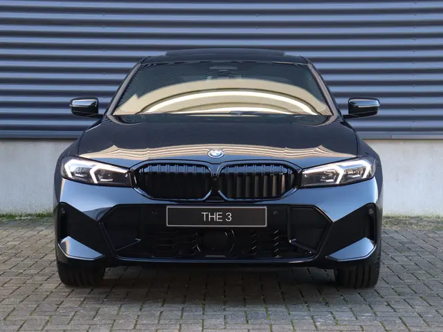 BMW 3 Serie 330e Sedan 2025 Hybride Benzine 3