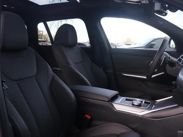 BMW 3 Serie Touring 330e 2025 Hybride Benzine 12