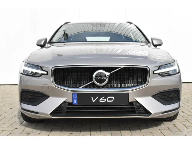 Volvo V60 B4 Core #CityWeaveBekleding 2022 Benzine 5