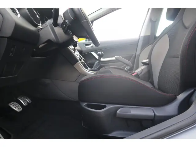 Peugeot 308 1.6 THP Sportium 2013 Benzine 15
