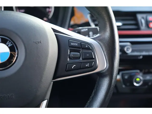 BMW X1 sDrive18i 2019 Benzine 23