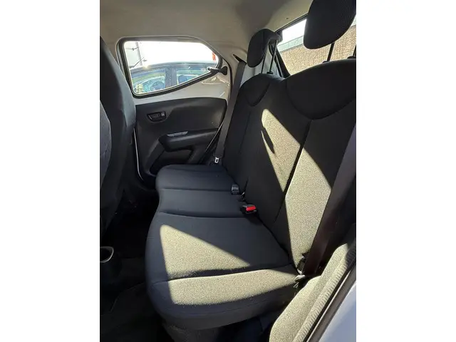 Toyota Aygo 1.0 Vvt-i 69pk 5D 2017 Wit 2017 Benzine 12