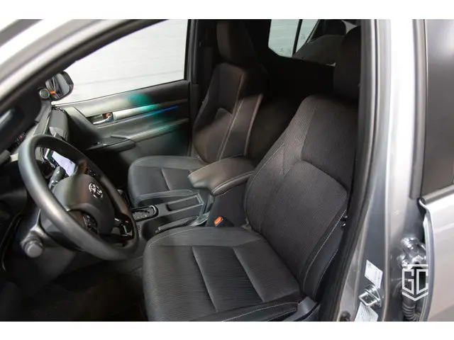 Toyota Hilux 4.0 Double Cab Adventure 2024 Benzine 9