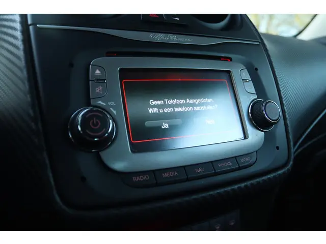 Alfa Romeo MiTo 0.9 TWINAIR ESCLUSIVO 2014 Benzine 26