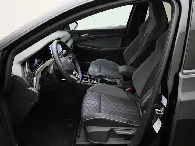 Volkswagen Golf 1.5 eTsi 150pk DSG R-Line 2023 Benzine 15