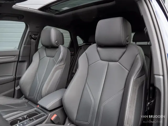 Audi Q3 Sportback 45 TFSI e S-Line 2022 Hybride Benzine 2