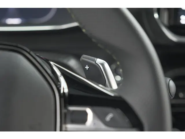 Peugeot 2008 Hybrid 145 e-DCS6 GT 2025 Hybride Benzine 35