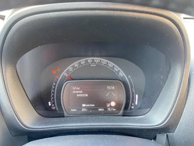 Toyota Aygo X 1.0 VVT-i MT play 2022 Benzine 8