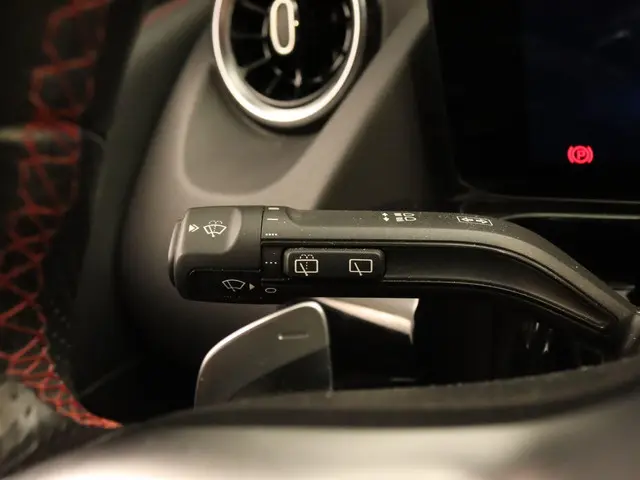 Mercedes-Benz GLA 250 e Style 2020 Hybride Benzine 34