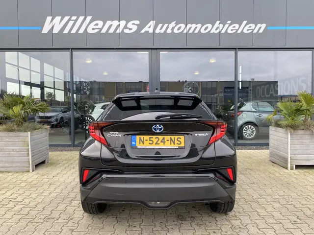 Toyota C-HR 1.8 Hybrid Style Luxury 2021 Hybride Benzine 8