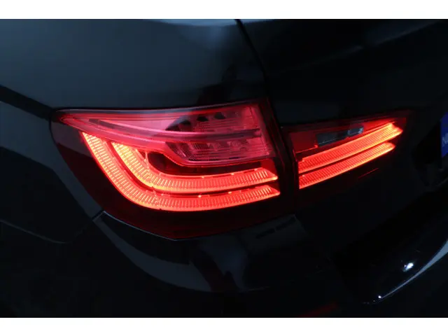 BMW 5 Serie Touring 535i Luxury Edition 2016 Benzine 31