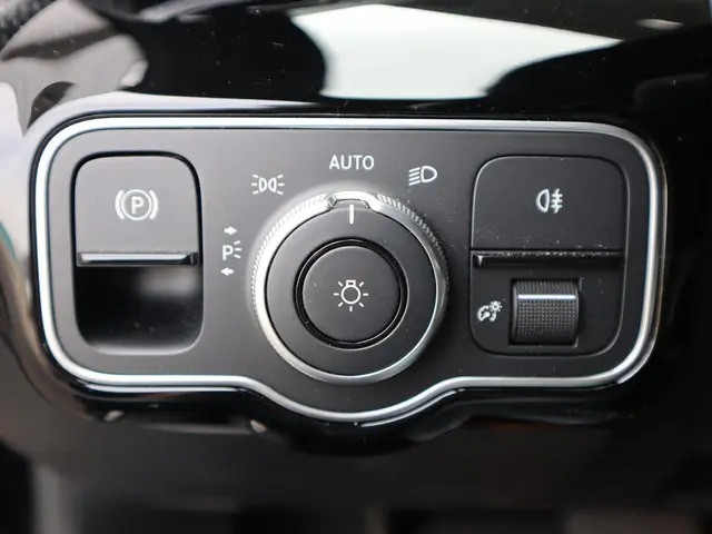 Mercedes-Benz A-Klasse 180 Star Edition 2024 Benzine 14