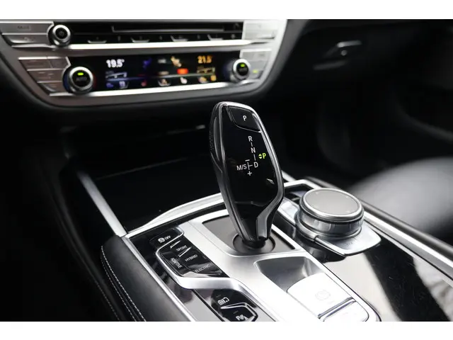 BMW 7 Serie 745e High Executive 2019 Hybride Benzine 35