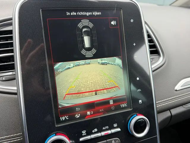 Renault Scénic 1.2 TCe Bose 2017 Benzine 19