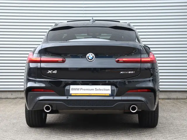 BMW X4 xDrive20i 2020 Benzine 4