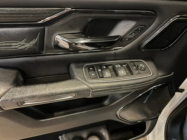 Dodge Ram 1500 5.7 V8 4x4 Crew Cab Limited 2022 Benzine 19