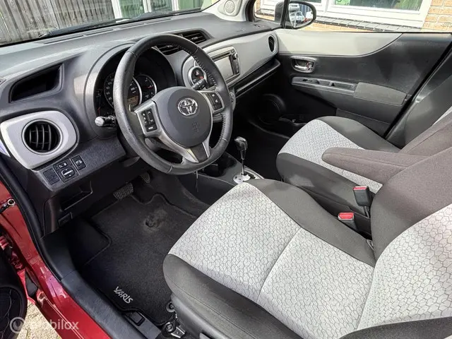 Toyota Yaris 1.3 VVT-i Dynamic / Garantie ! 2012 Benzine 11