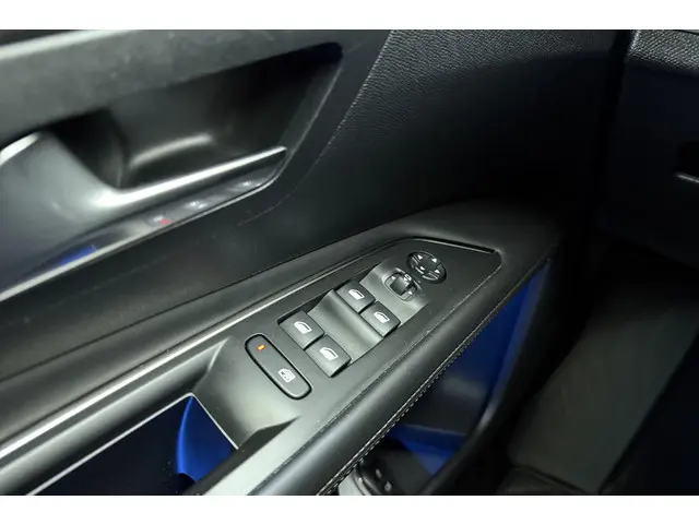 Peugeot 3008 1.6 e-THP Allure 2018 Benzine 17