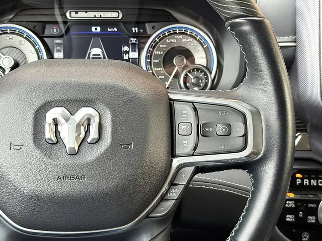 Dodge Ram 1500 5.7 V8 4x4 Crew Cab Limited 2024 Benzine 35
