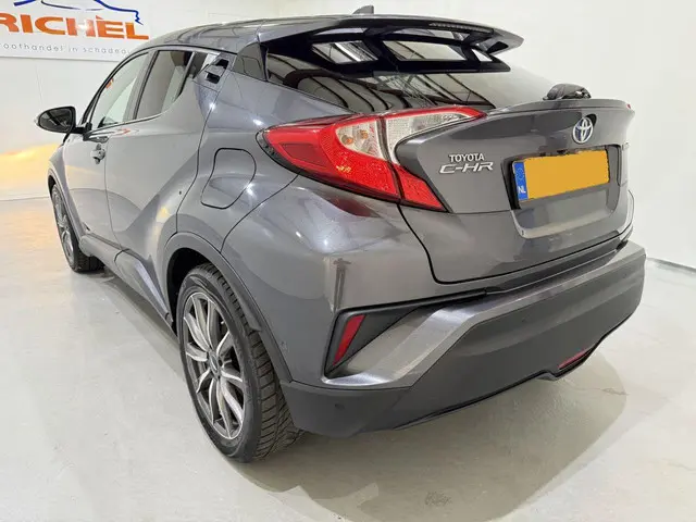 Toyota C-HR CH-R 1.8 Hybrid Executive 2017 Benzine 15
