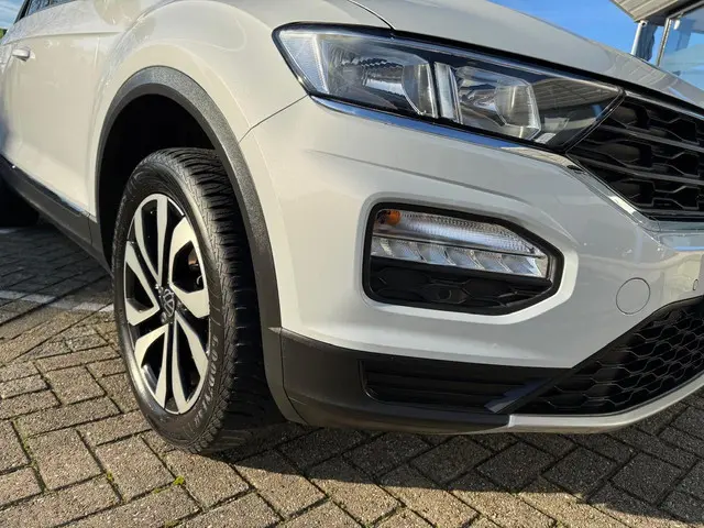 Volkswagen T-Roc 1.5 TSI Active 2021 Benzine 8