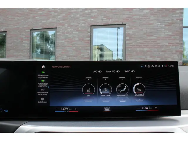 BMW 3 Serie Touring 320e 2023 Hybride Benzine 30