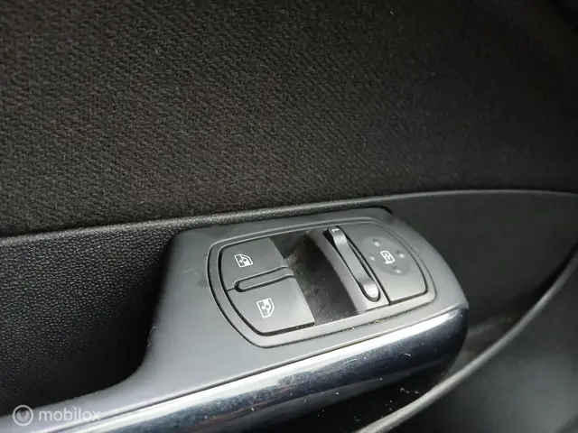 Opel Corsa 1.2 -16V Design Edition 2014 Benzine 14