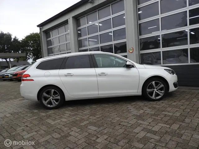 Peugeot 308 SW 1.2 e-THP Première 2014 Benzine 7