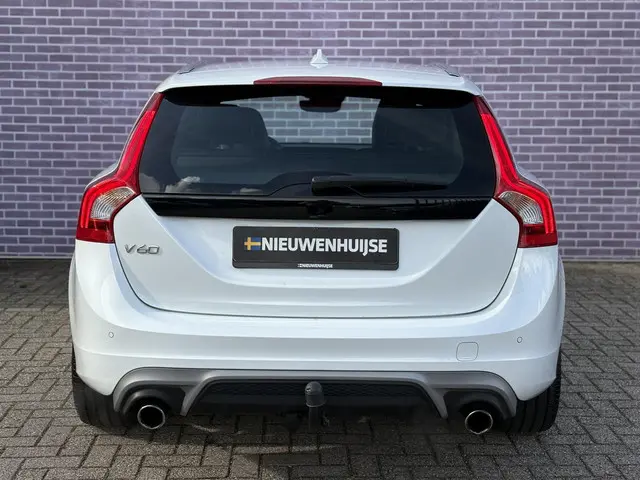 Volvo V60 2.0 T3 R-Design 2017 Benzine 12