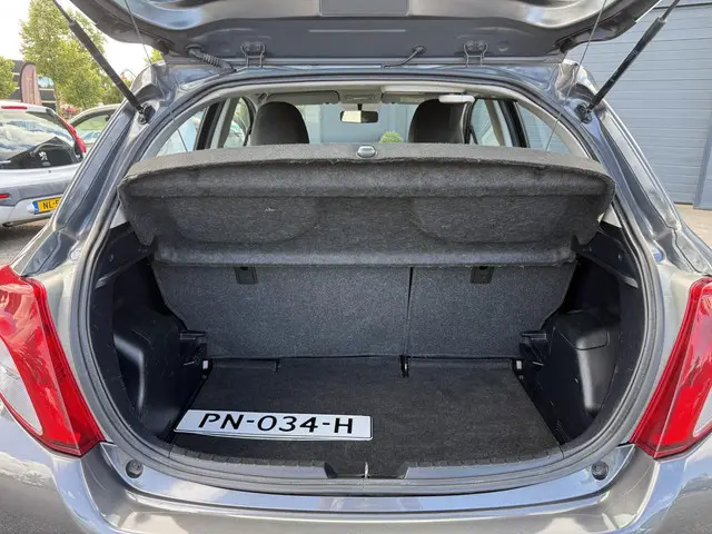 Toyota Yaris 1.3 VVT-i Dynamic 2013 Benzine 15