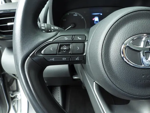 Toyota Yaris 1.5 Hybrid Active 2022 Hybride Benzine 13