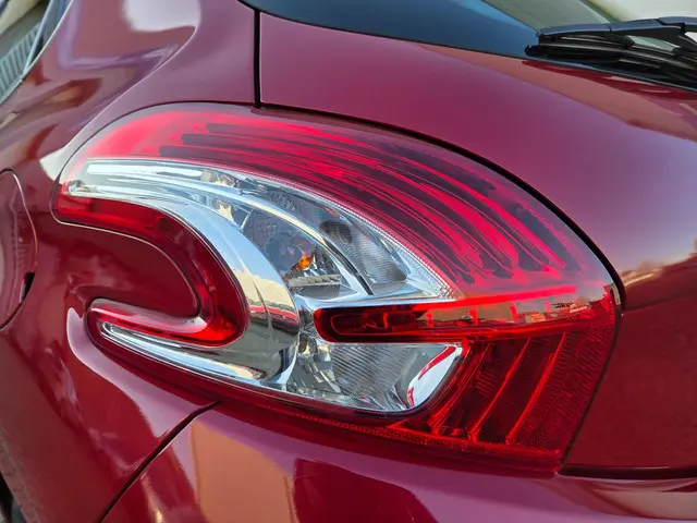 Peugeot 208 1.2 VTi Blue Lease Executive 2013 Benzine 11