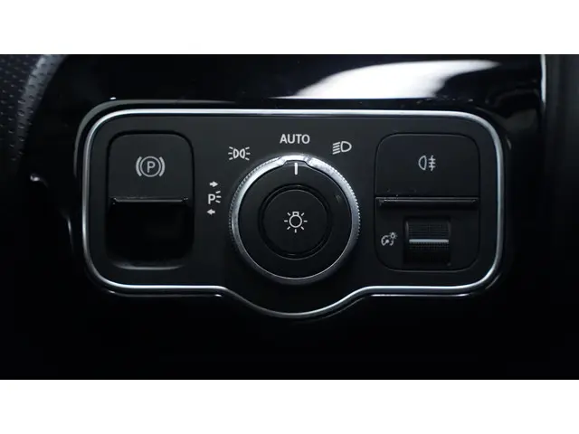 Mercedes-Benz A-Klasse 250 Premium Plus 2019 Benzine 19