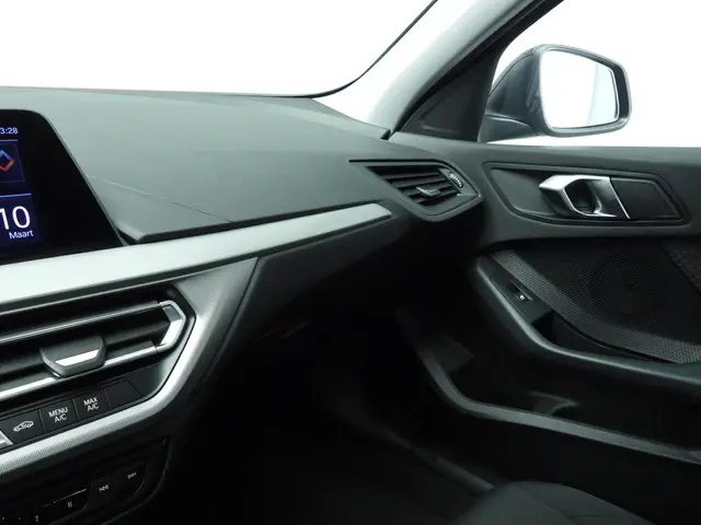 BMW 1 Serie 5-deurs 116i 2020 Benzine 35