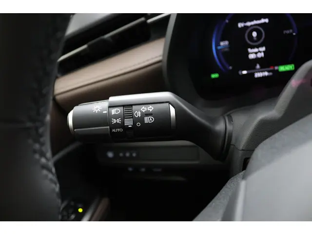 Lexus LBX Elegant 2WD 2024 Hybride Benzine 30