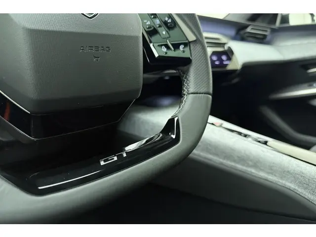 Peugeot e-5008 GT Avantage 73 kWh 2025 Elektrisch 41
