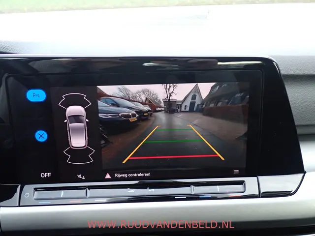 Volkswagen Golf 1.0TSI Life 2022 Benzine 14