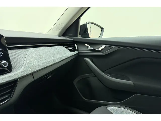 Škoda Kamiq 1.0 TSI Selection 2024 Benzine 31