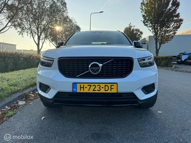 Volvo XC40 3