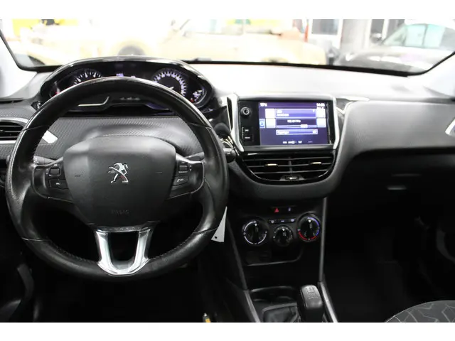 Peugeot 2008 1.2 PureTech Blue Lion 2016 Benzine 15