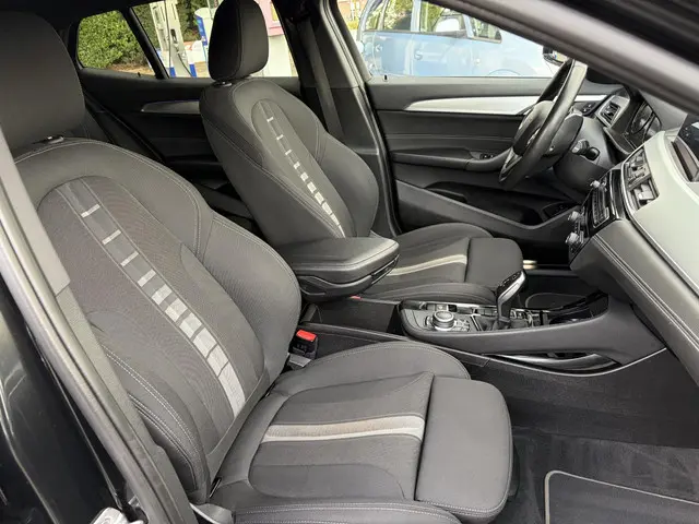 BMW X2 sDrive18i High Executive 2019 Benzine 18