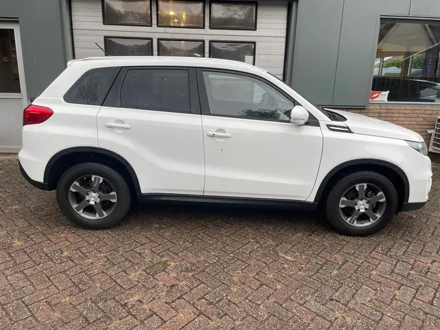 Suzuki Vitara 1.6 High Executive Automaat. 2016 Benzine 5
